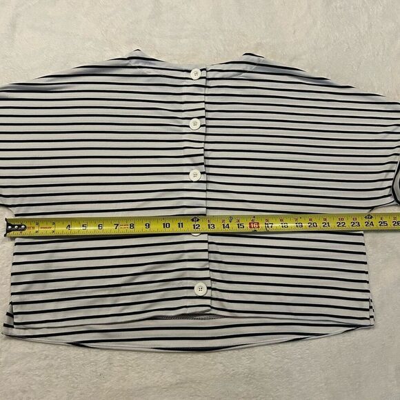 ADRIANNA PAPELL short sleeve stripped crop top shirt size medium - Picture 5 of 6